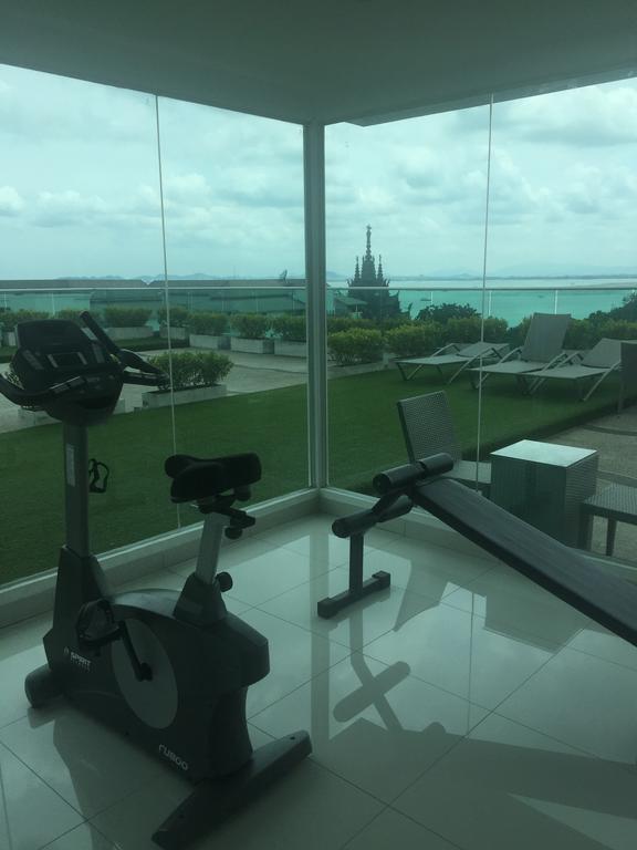 Club Royal Suites Pattaya Ngoại thất bức ảnh