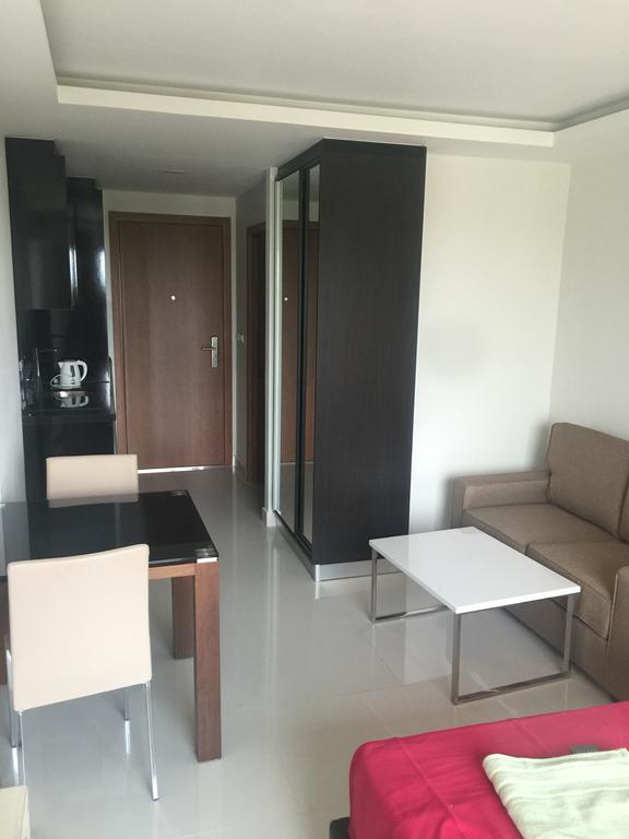 Club Royal Suites Pattaya Ngoại thất bức ảnh