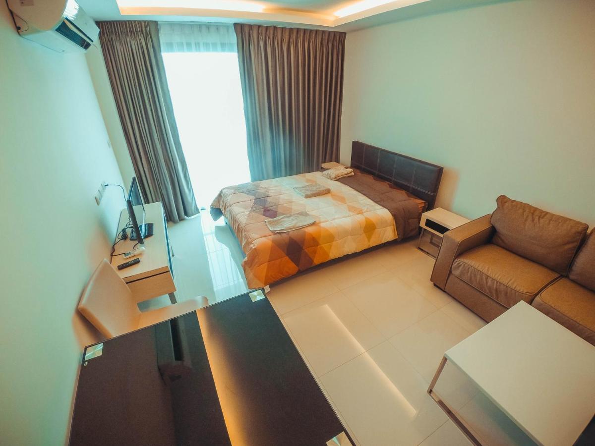 Club Royal Suites Pattaya Ngoại thất bức ảnh